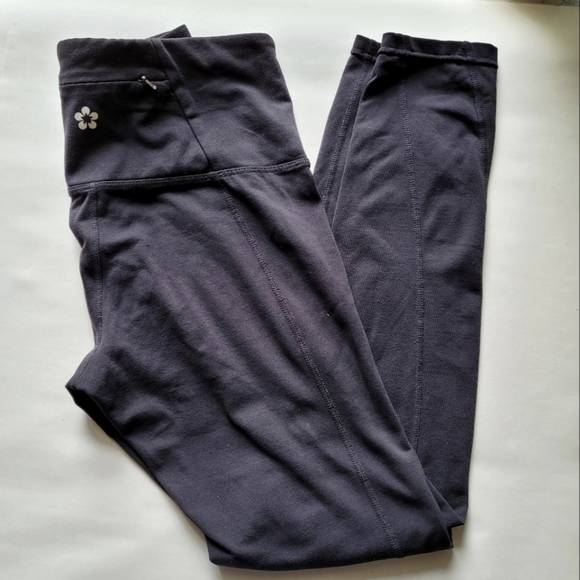 Tuff athletics leggings made in Canada size Small ZIPPER POCKET - Picture 1 of 4